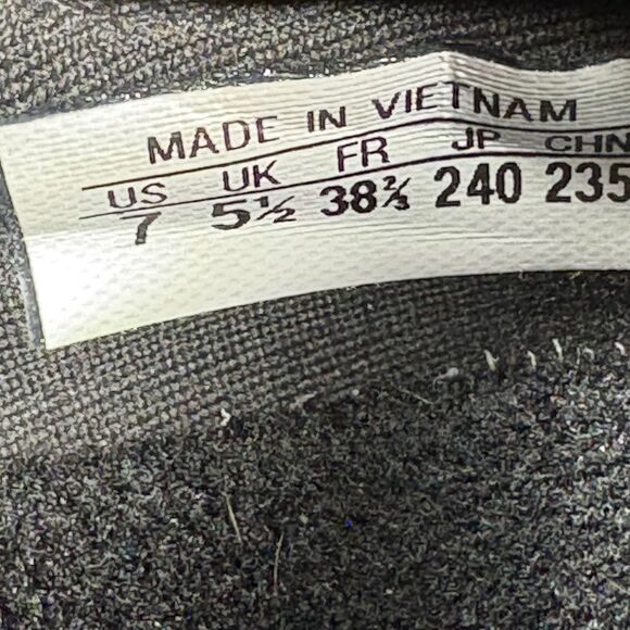 Size 7 - Women’s Adidas Ultraboost 21 Core Black shoes - Picture 9 of 9